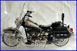 Harley Davidson 2003 Heritage Softail Classique 100 Year Harley 110 Ertl 36941